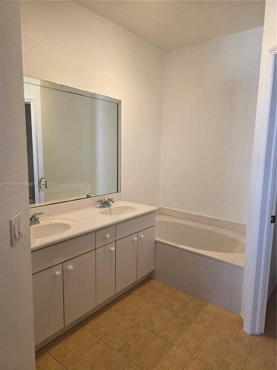 Small Image of 16643 SOUTH WEST 80TH TER #16643, Miami Number 39