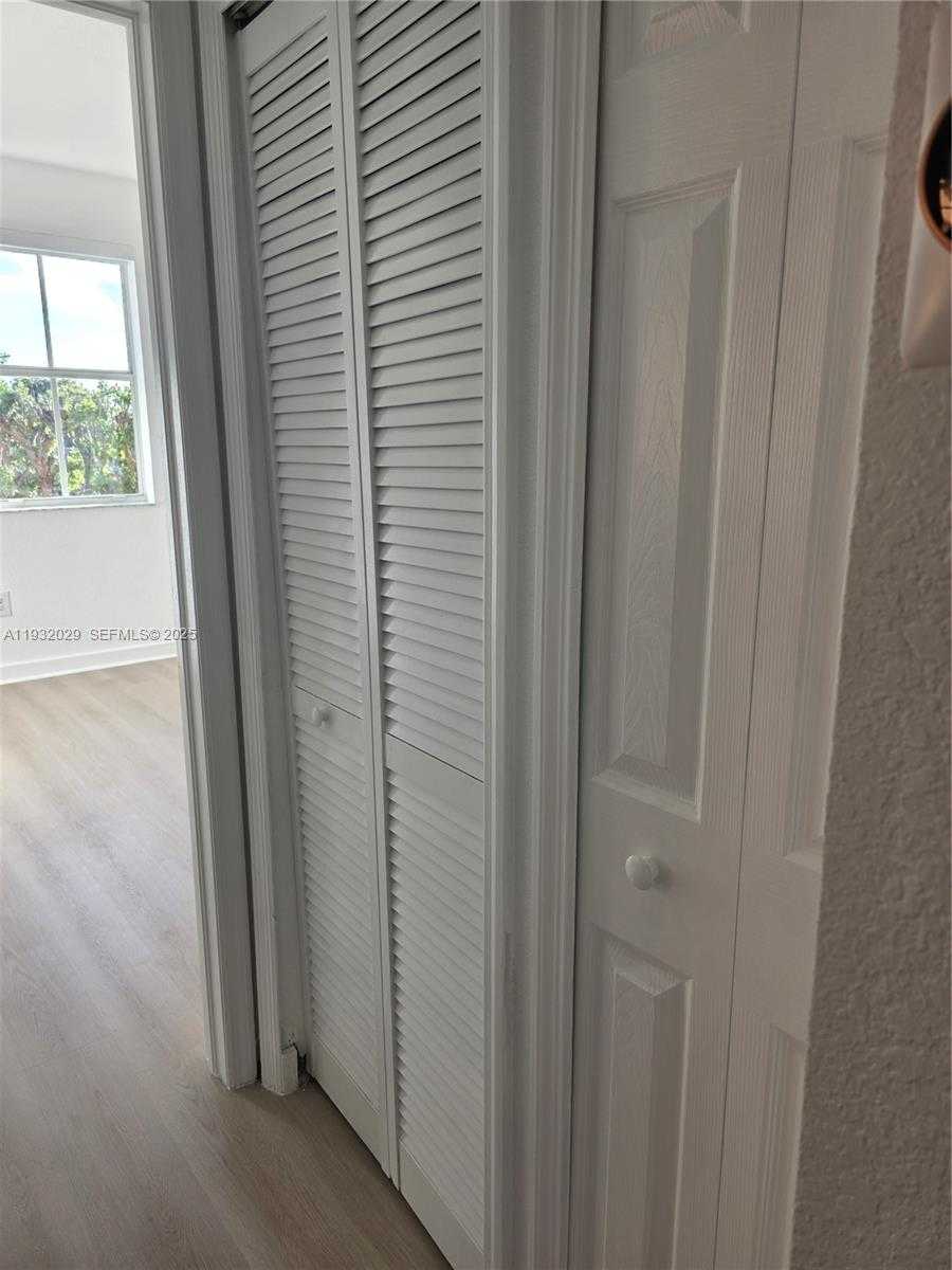 Small Image of 16643 SOUTH WEST 80TH TER #16643, Miami Number 48