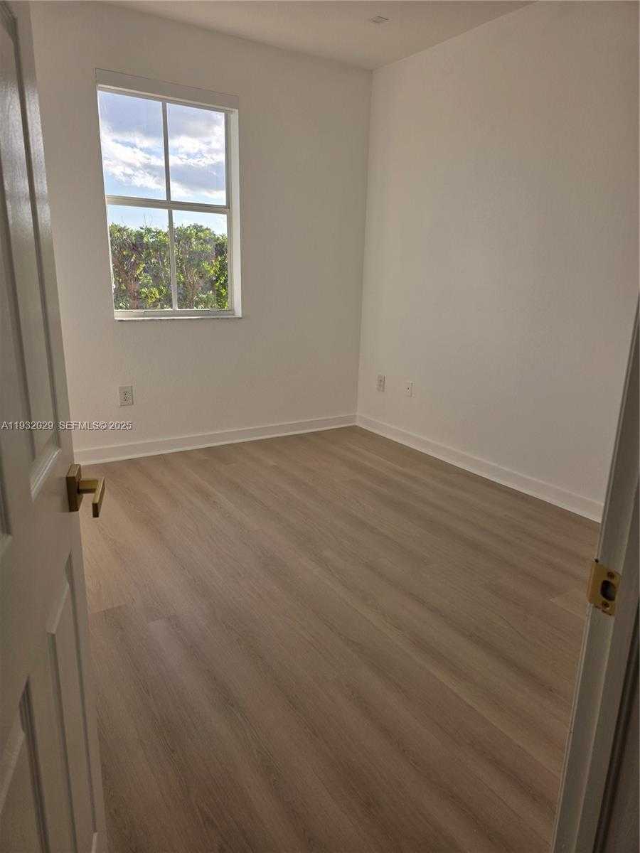 Small Image of 16643 SOUTH WEST 80TH TER #16643, Miami Number 52