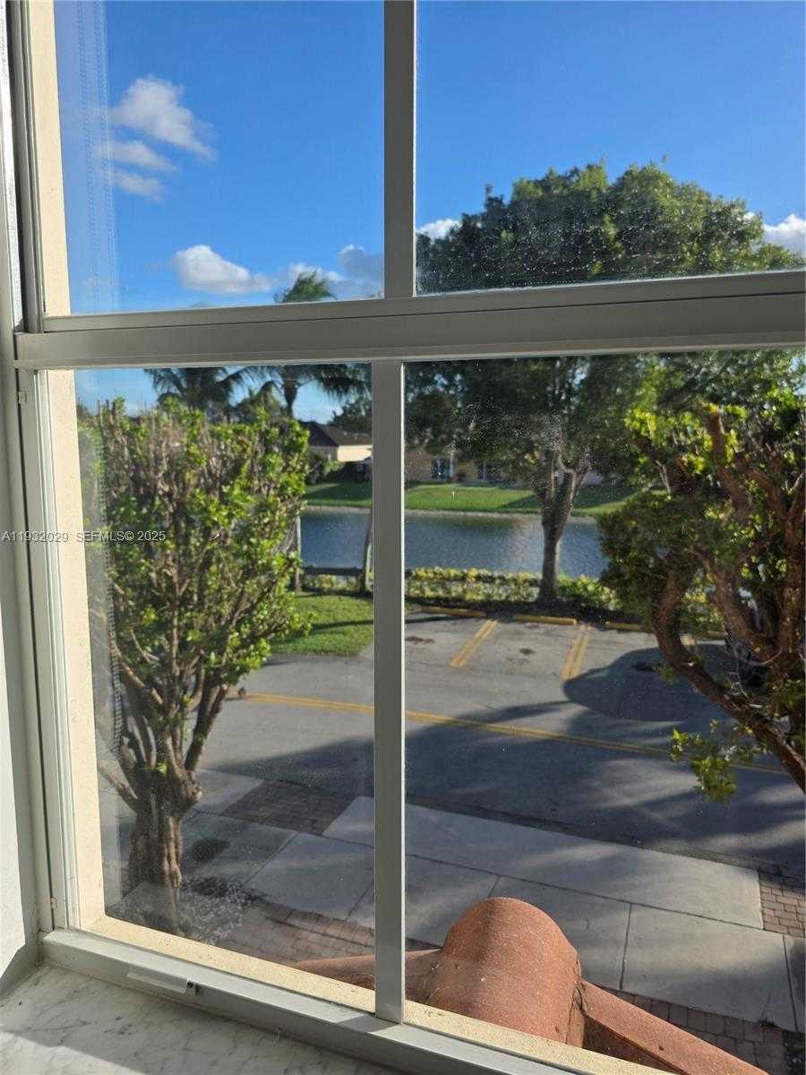 Small Image of 16643 SOUTH WEST 80TH TER #16643, Miami Number 53