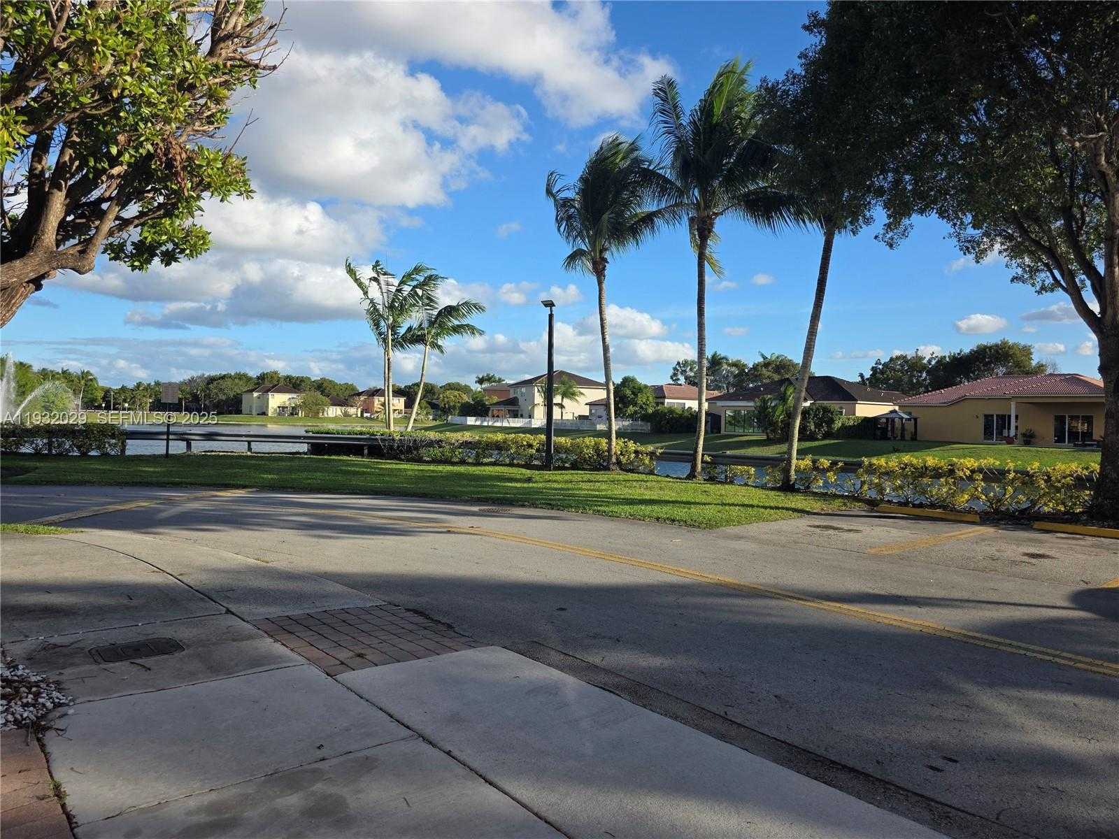 Small Image of 16643 SOUTH WEST 80TH TER #16643, Miami Number 77