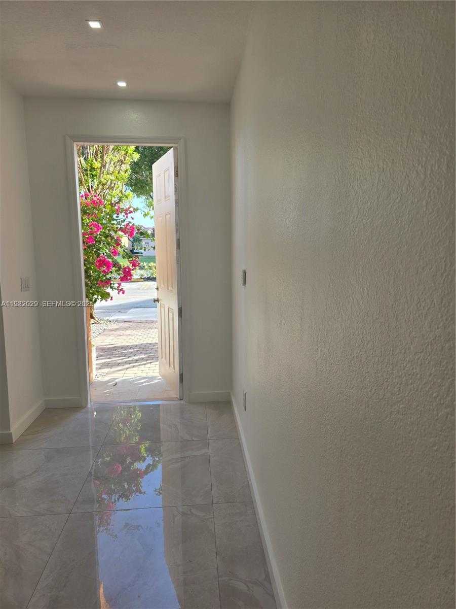 Small Image of 16643 SOUTH WEST 80TH TER #16643, Miami Number 8