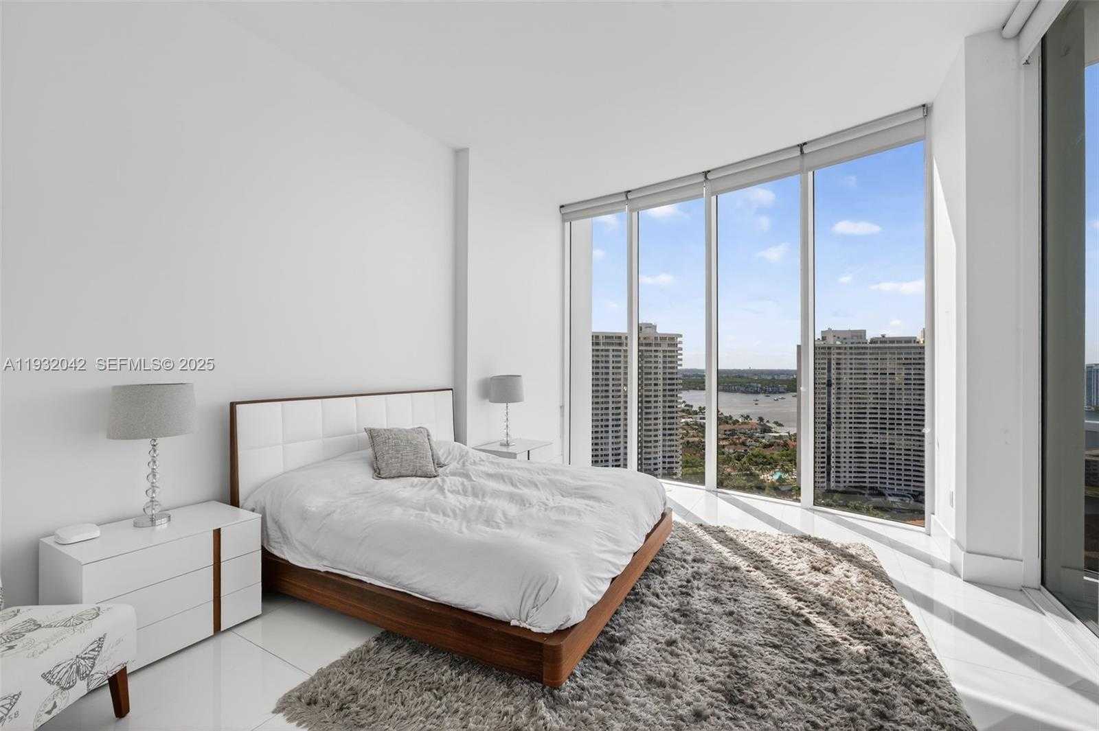 Small Image of 4100 ISLAND BLVD #2303, Aventura Number 17