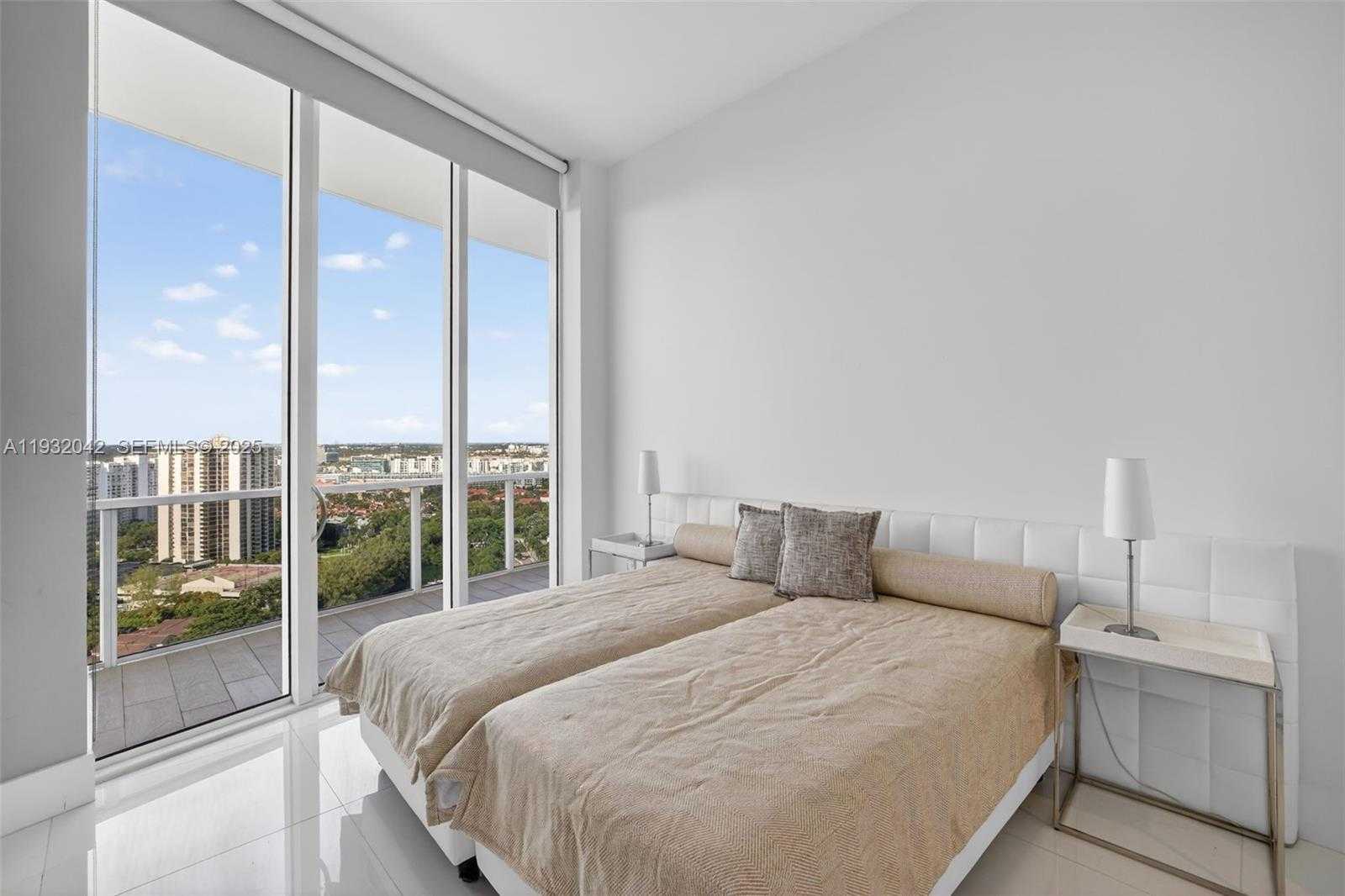 Small Image of 4100 ISLAND BLVD #2303, Aventura Number 29