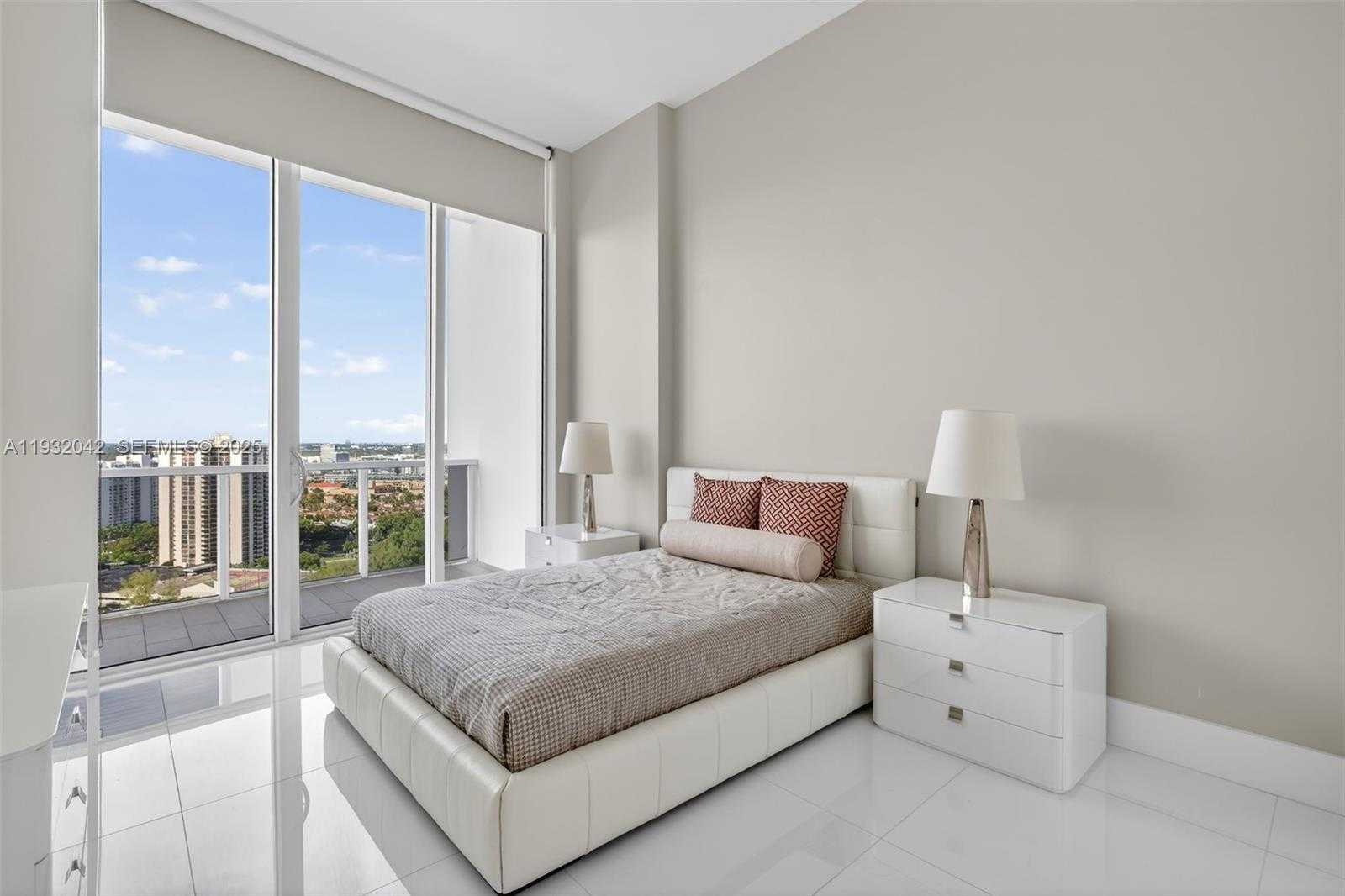 Small Image of 4100 ISLAND BLVD #2303, Aventura Number 32