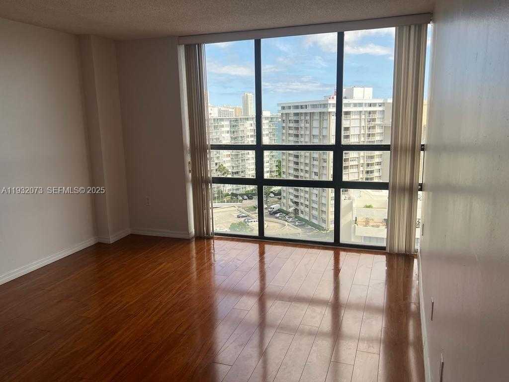 Small Image of 1450 BRICKELL BAY DR #1606, Miami Number 19