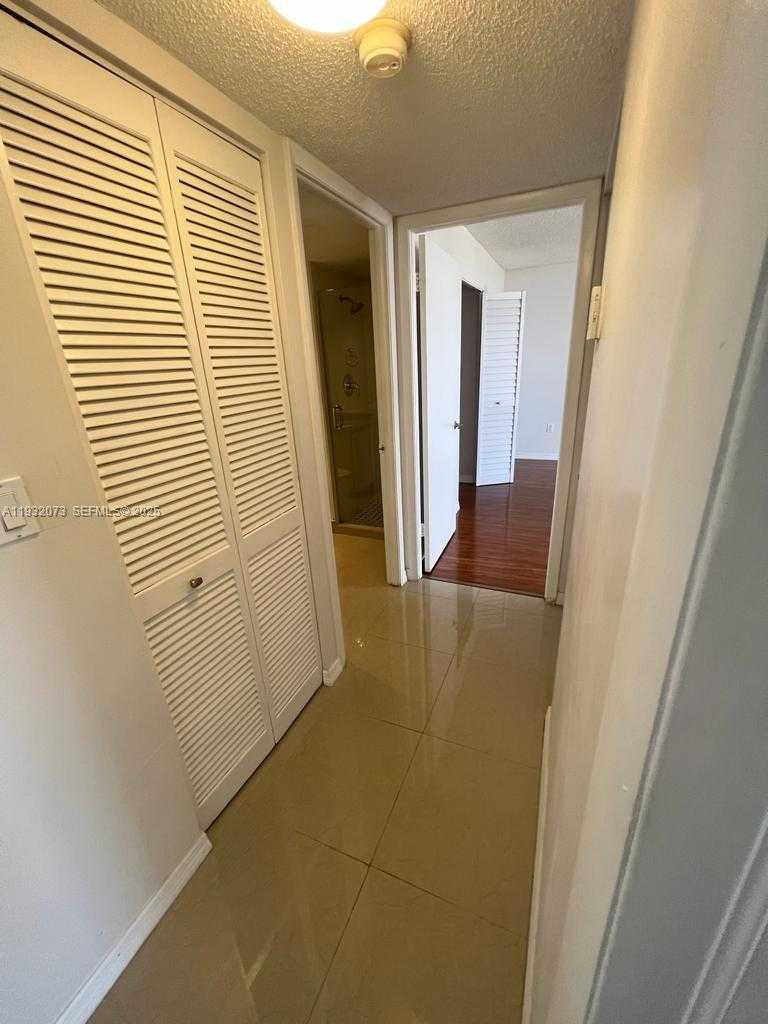 Small Image of 1450 BRICKELL BAY DR #1606, Miami Number 20