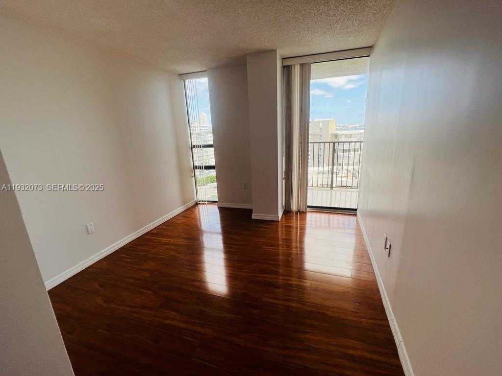 Small Image of 1450 BRICKELL BAY DR #1606, Miami Number 9