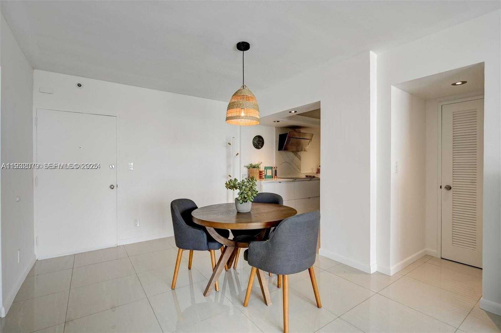 Small Image of 5600 COLLINS AVE #9M, Miami Beach Number 14