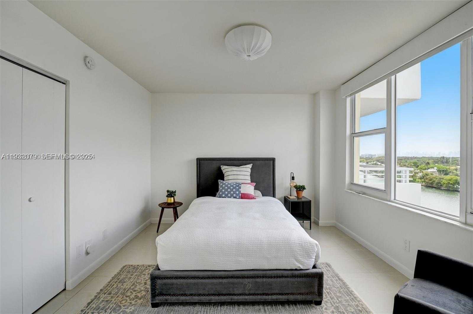Small Image of 5600 COLLINS AVE #9M, Miami Beach Number 19
