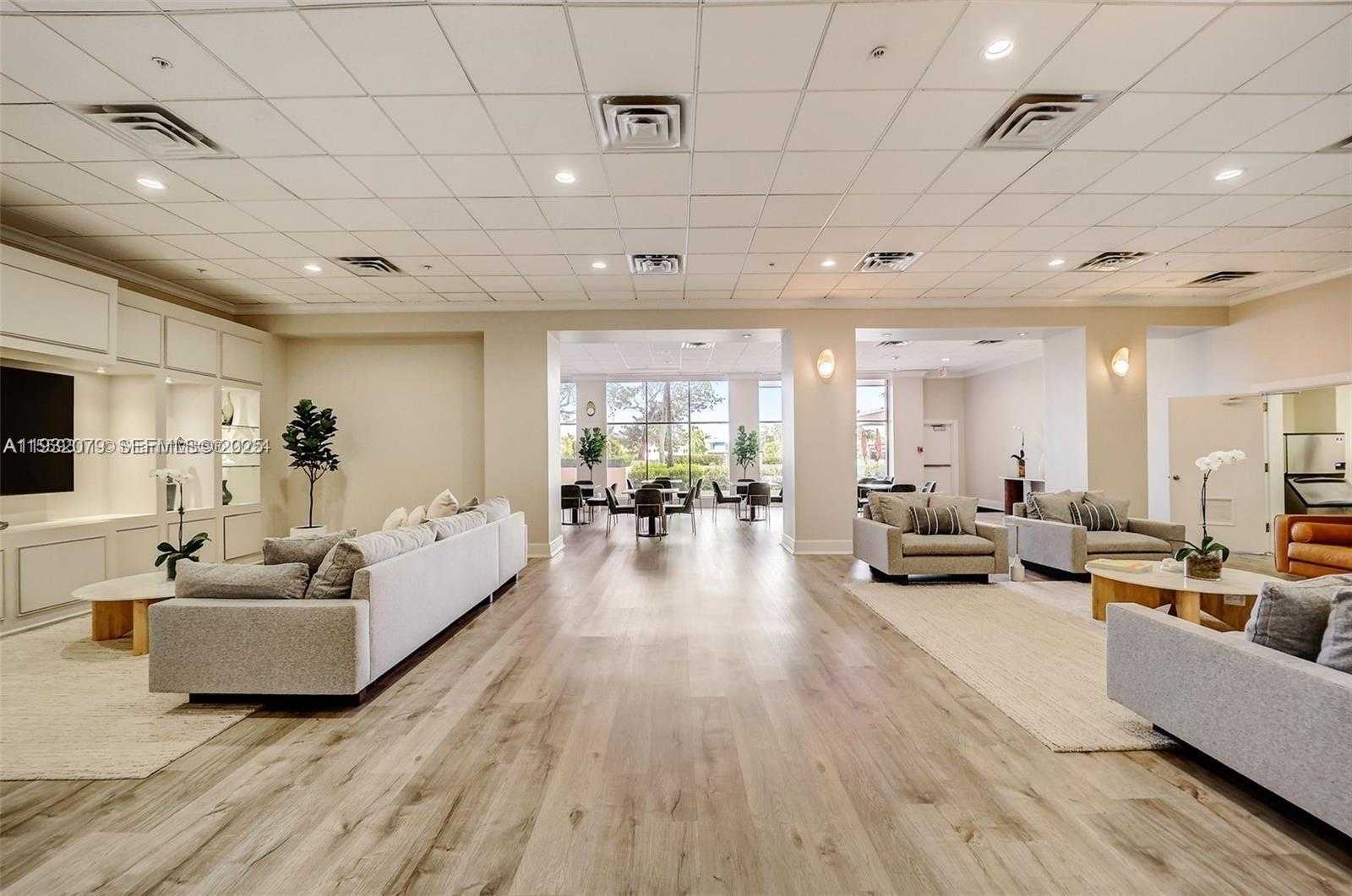 Small Image of 5600 COLLINS AVE #9M, Miami Beach Number 24