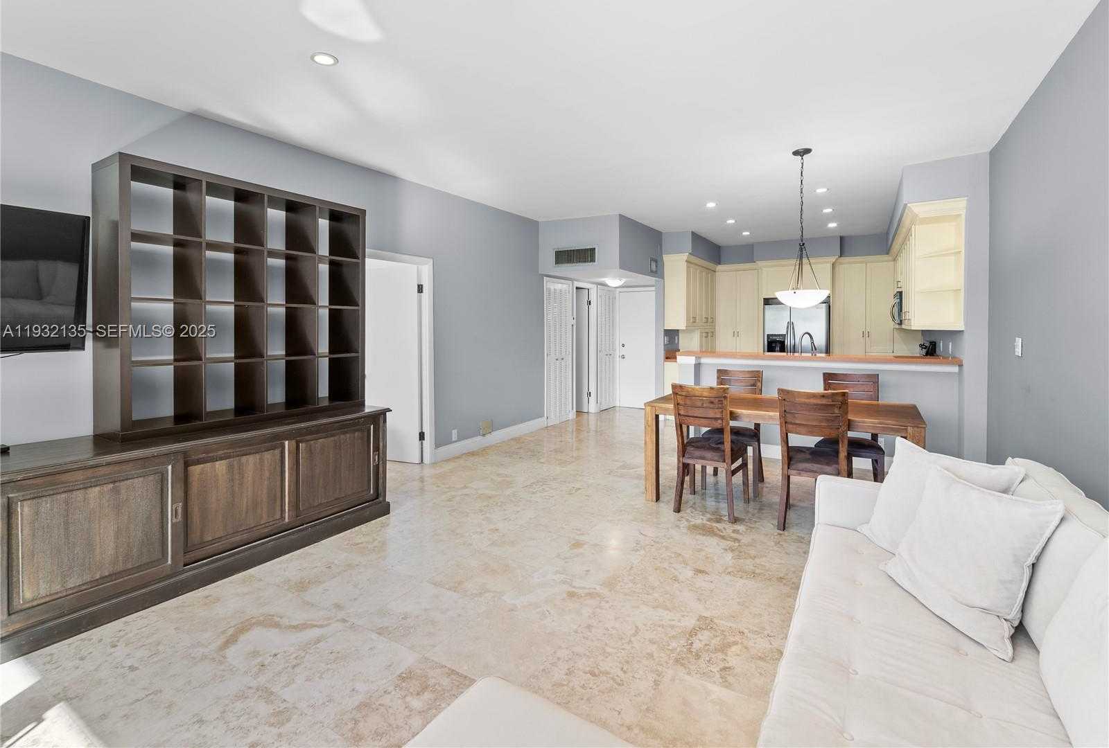 Small Image of 5 ISLAND AVE #LE, Miami Beach Number 3