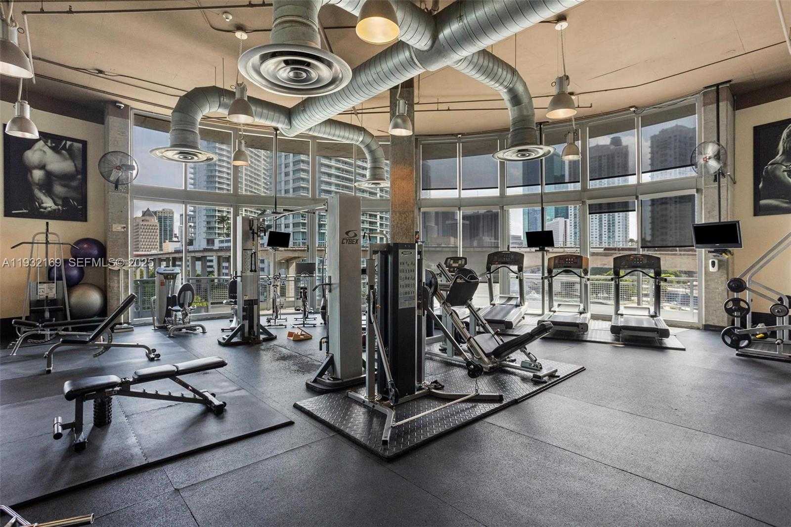 Small Image of 690 SOUTH WEST 1ST CT #1213, Miami Number 18