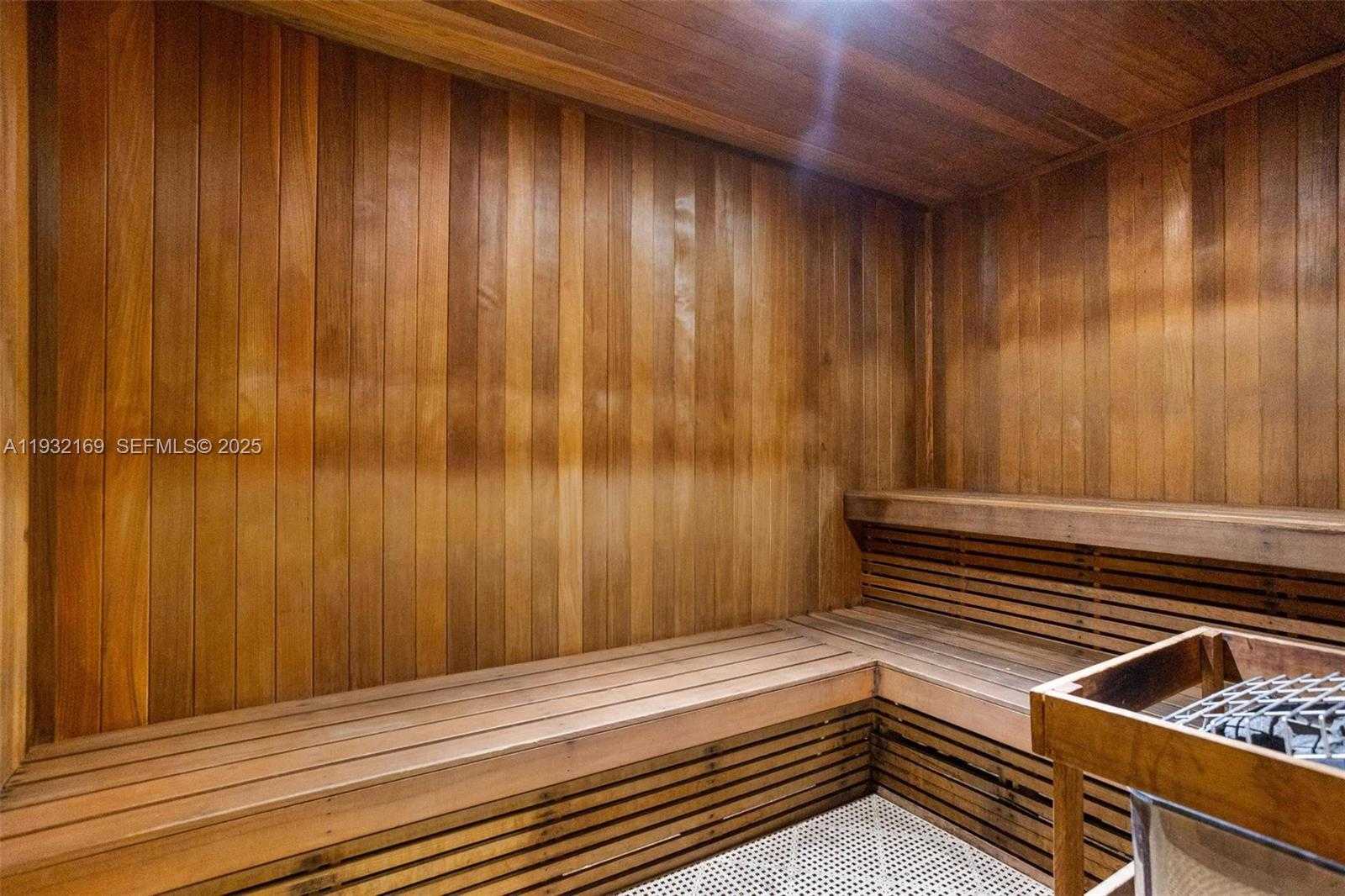 Small Image of 690 SOUTH WEST 1ST CT #1213, Miami Number 20