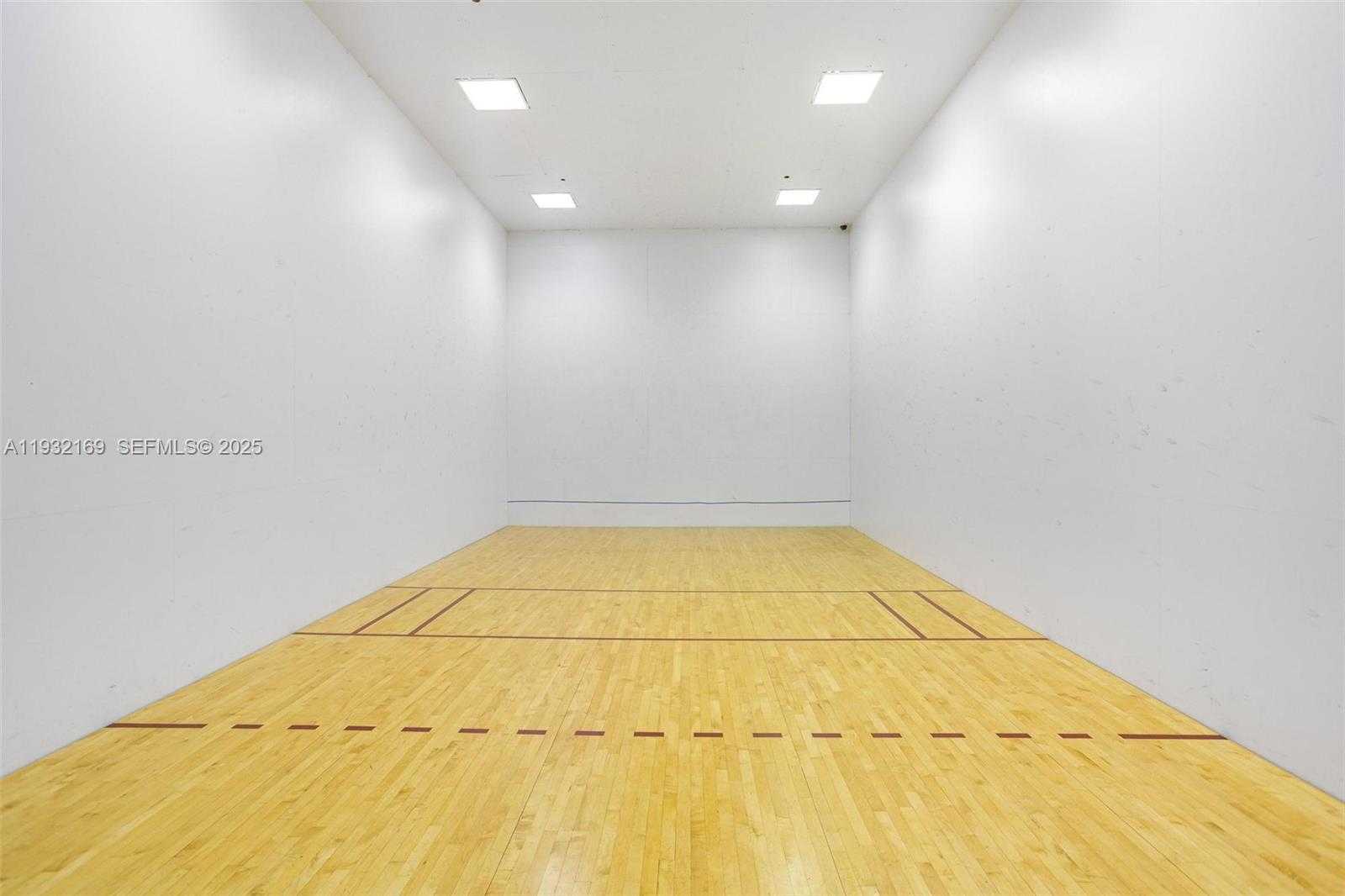 Small Image of 690 SOUTH WEST 1ST CT #1213, Miami Number 21