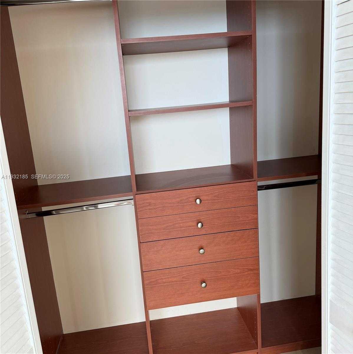 Small Image of 19400 TURNBERRY WAY #1621, Aventura Number 11