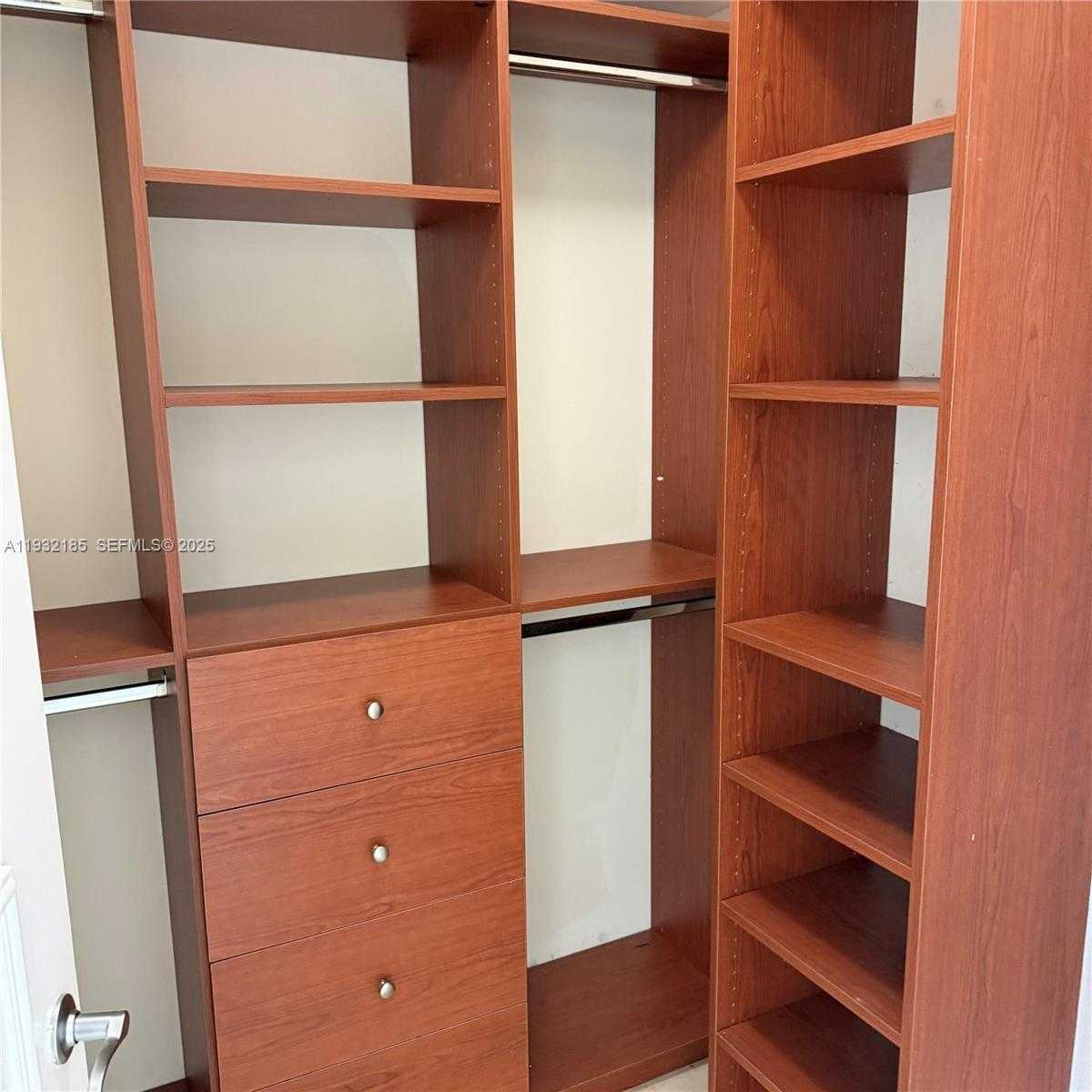 Small Image of 19400 TURNBERRY WAY #1621, Aventura Number 16