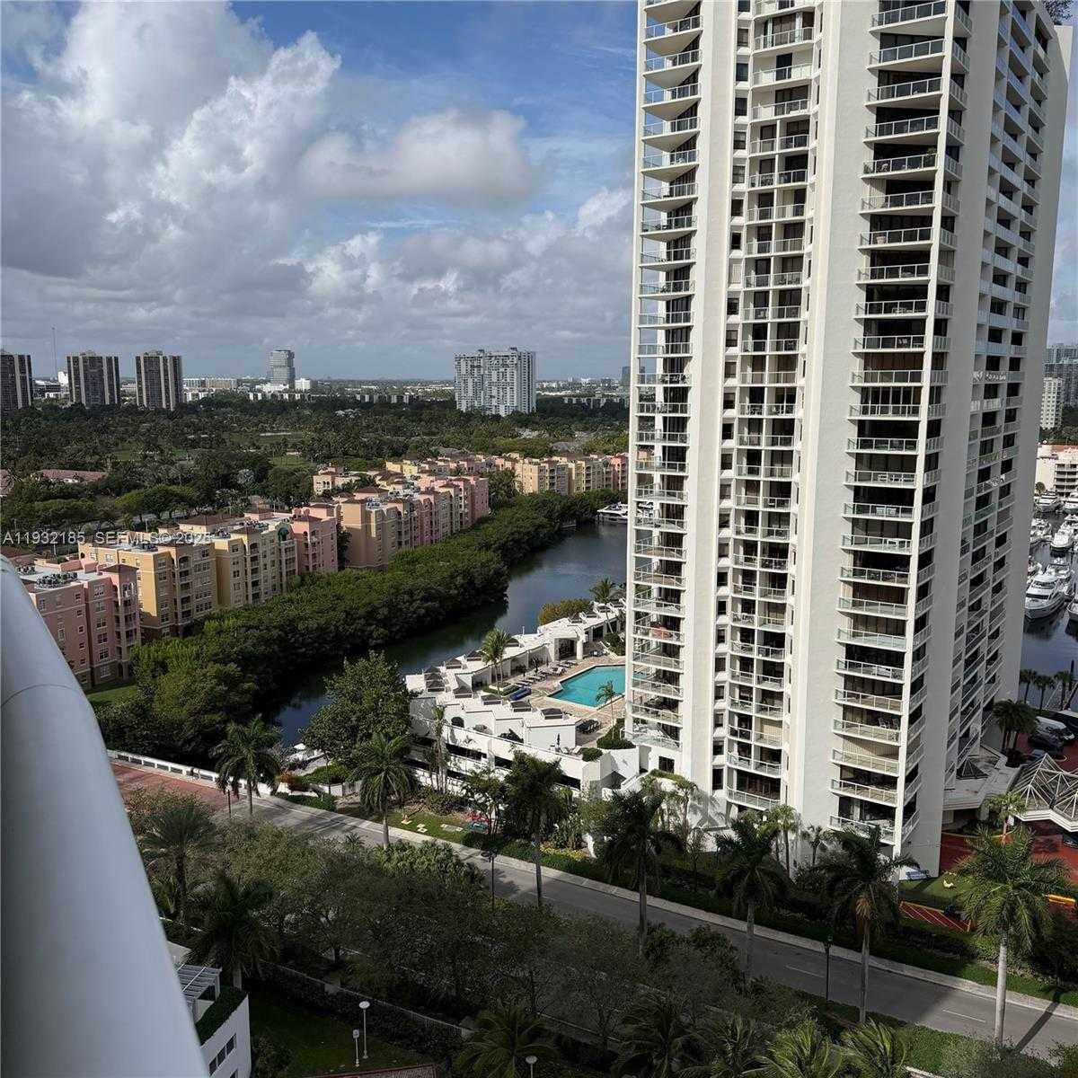 Small Image of 19400 TURNBERRY WAY #1621, Aventura Number 3