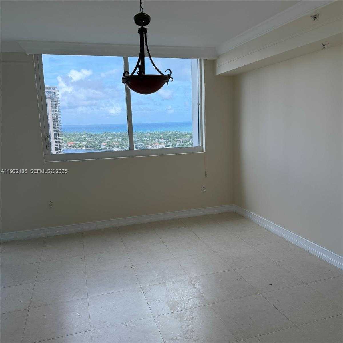 Small Image of 19400 TURNBERRY WAY #1621, Aventura Number 5