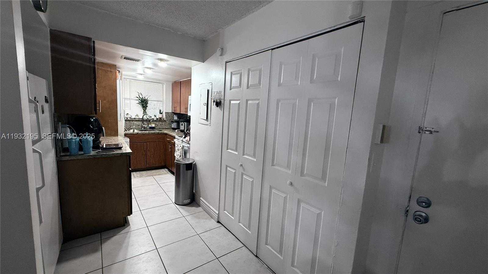 Small Image of 8860 FONTAINEBLEAU BLVD #103, Miami Number 12