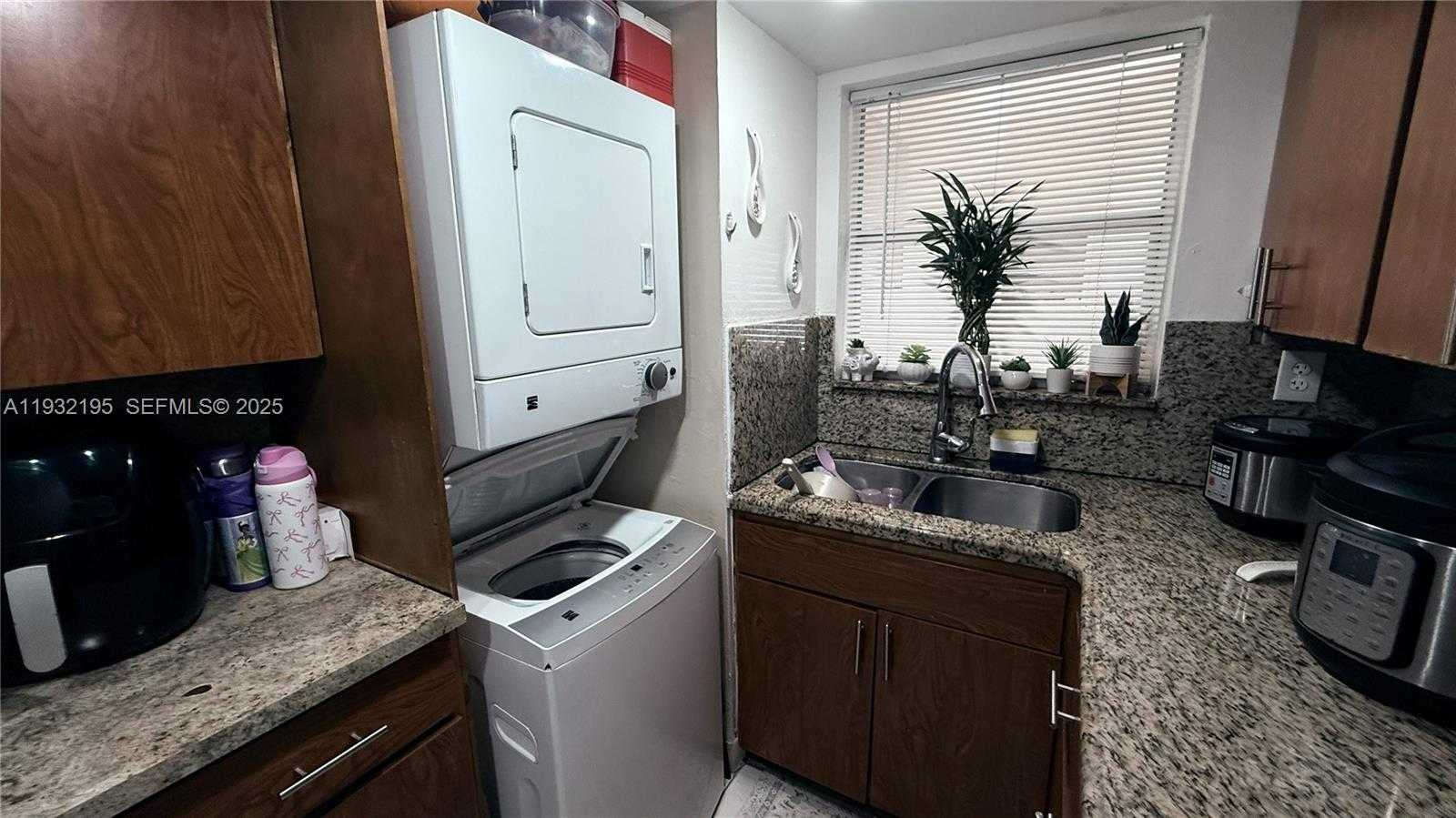 Small Image of 8860 FONTAINEBLEAU BLVD #103, Miami Number 14