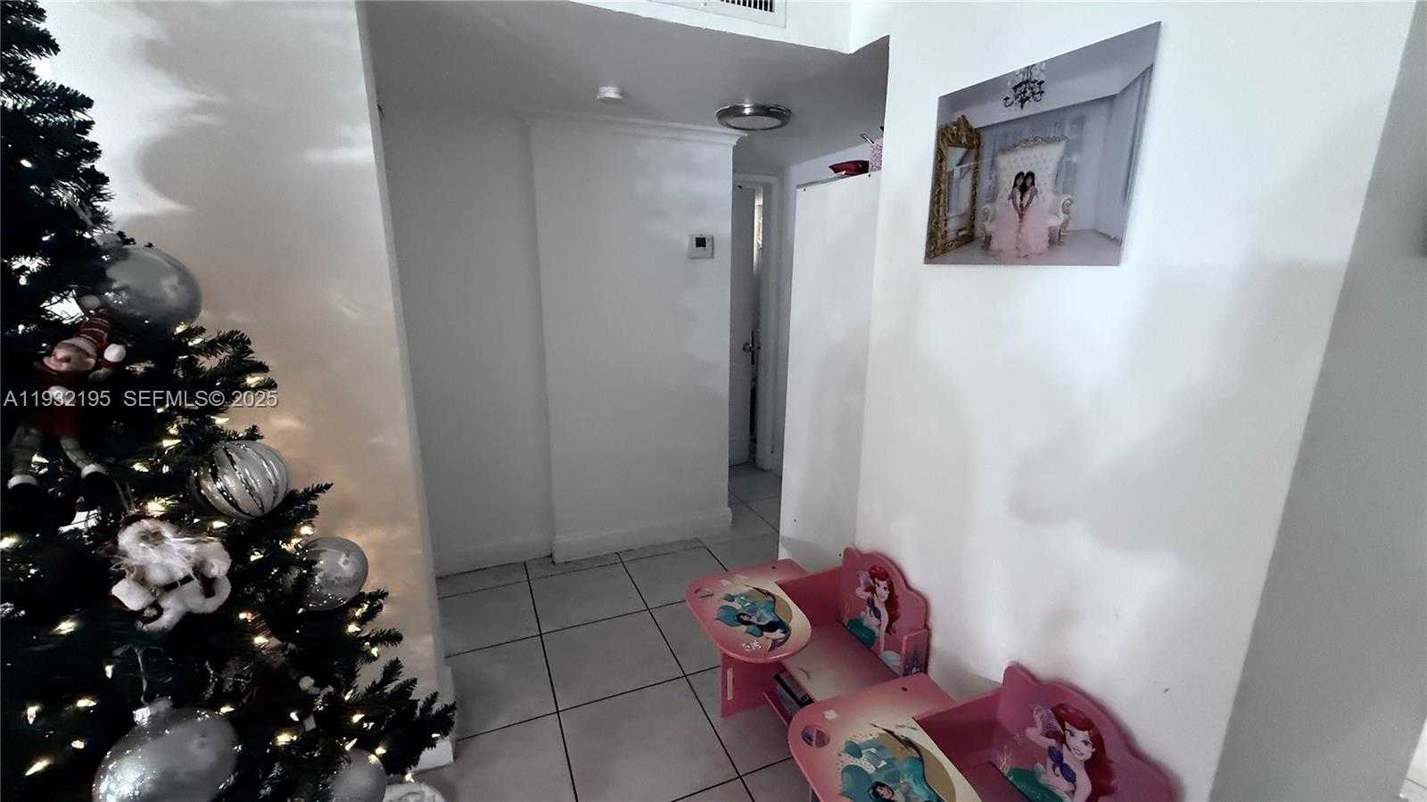 Small Image of 8860 FONTAINEBLEAU BLVD #103, Miami Number 21