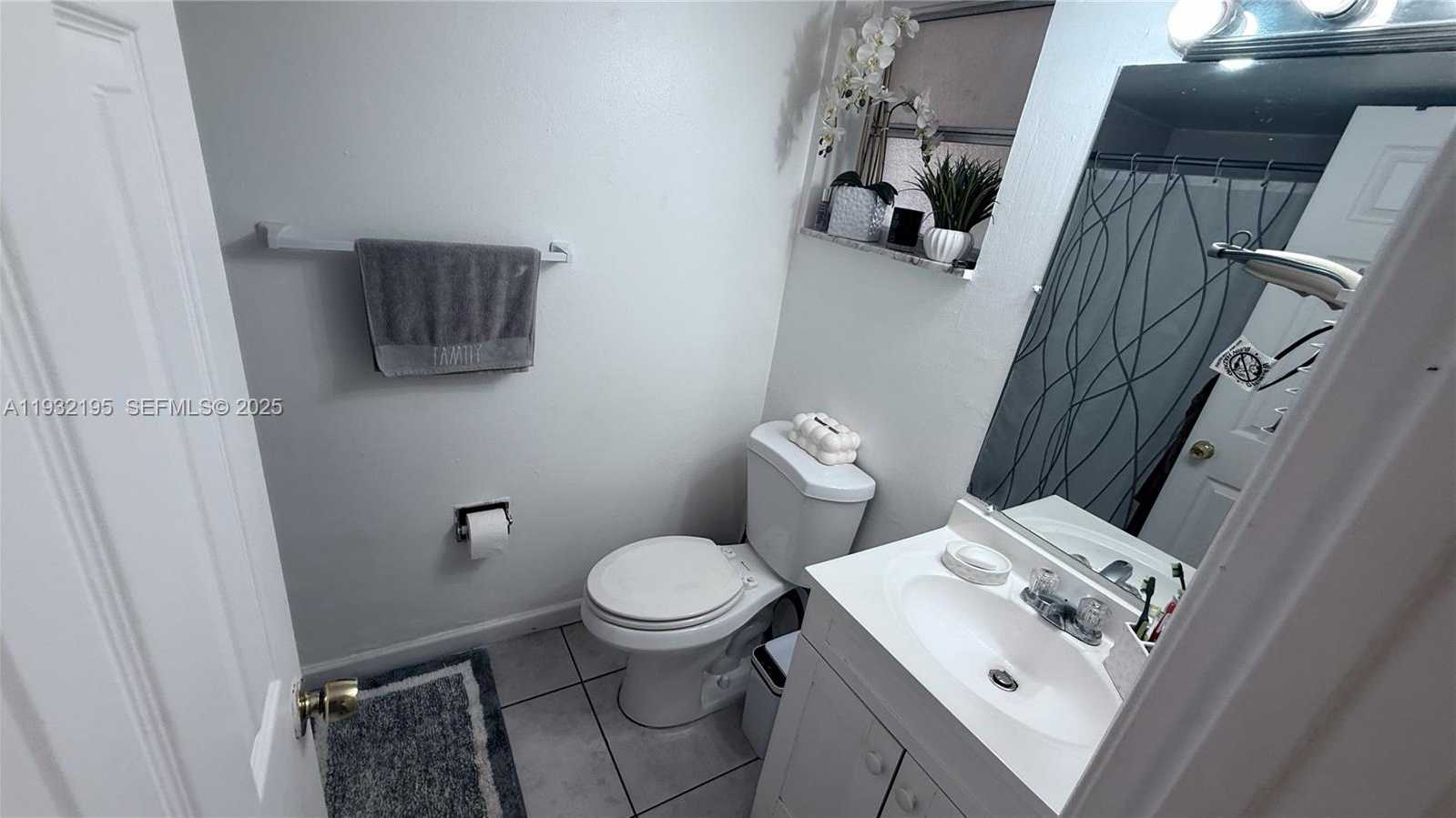 Small Image of 8860 FONTAINEBLEAU BLVD #103, Miami Number 22