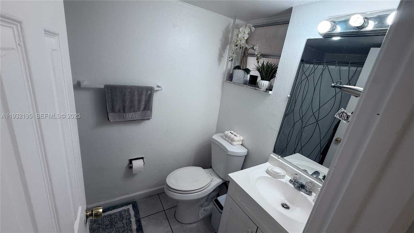 Small Image of 8860 FONTAINEBLEAU BLVD #103, Miami Number 23