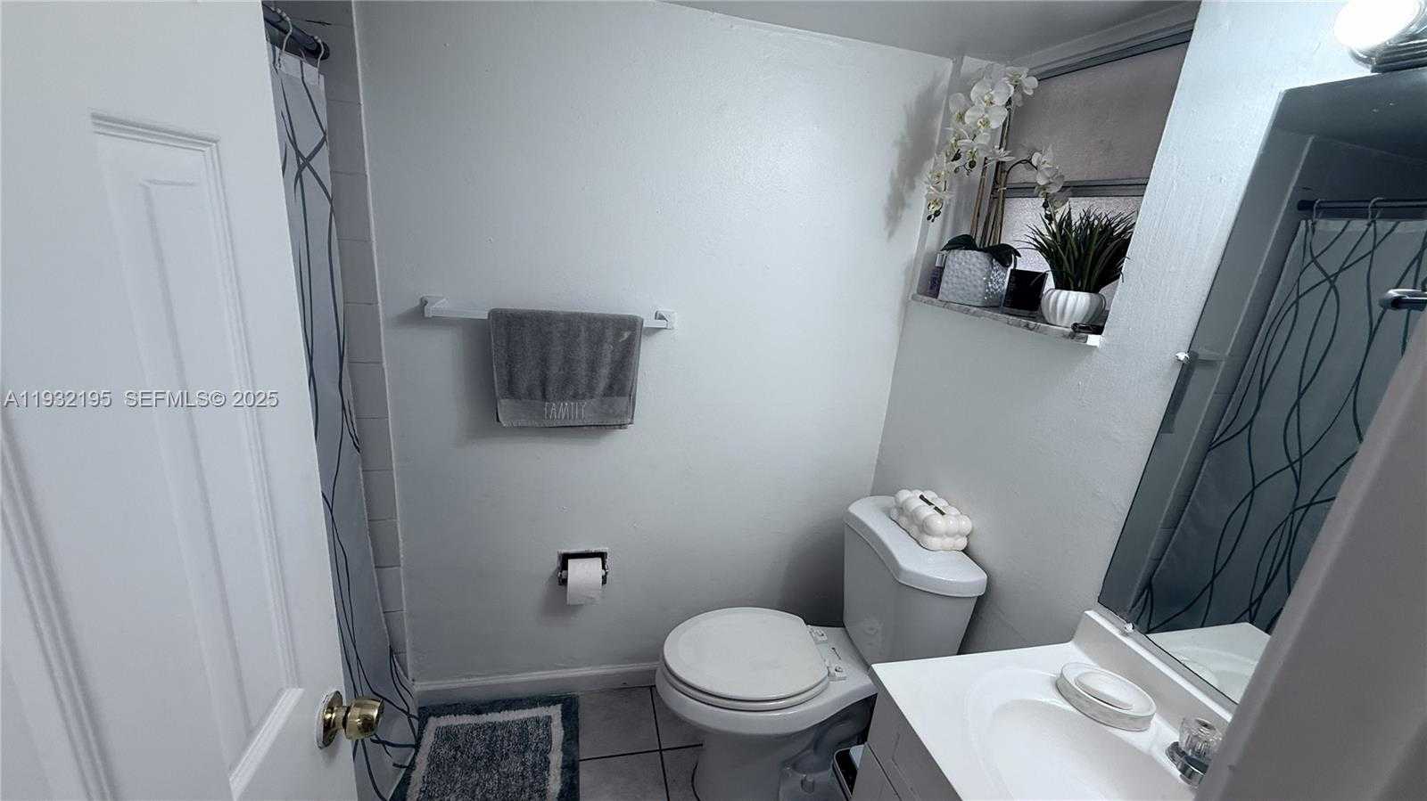 Small Image of 8860 FONTAINEBLEAU BLVD #103, Miami Number 24