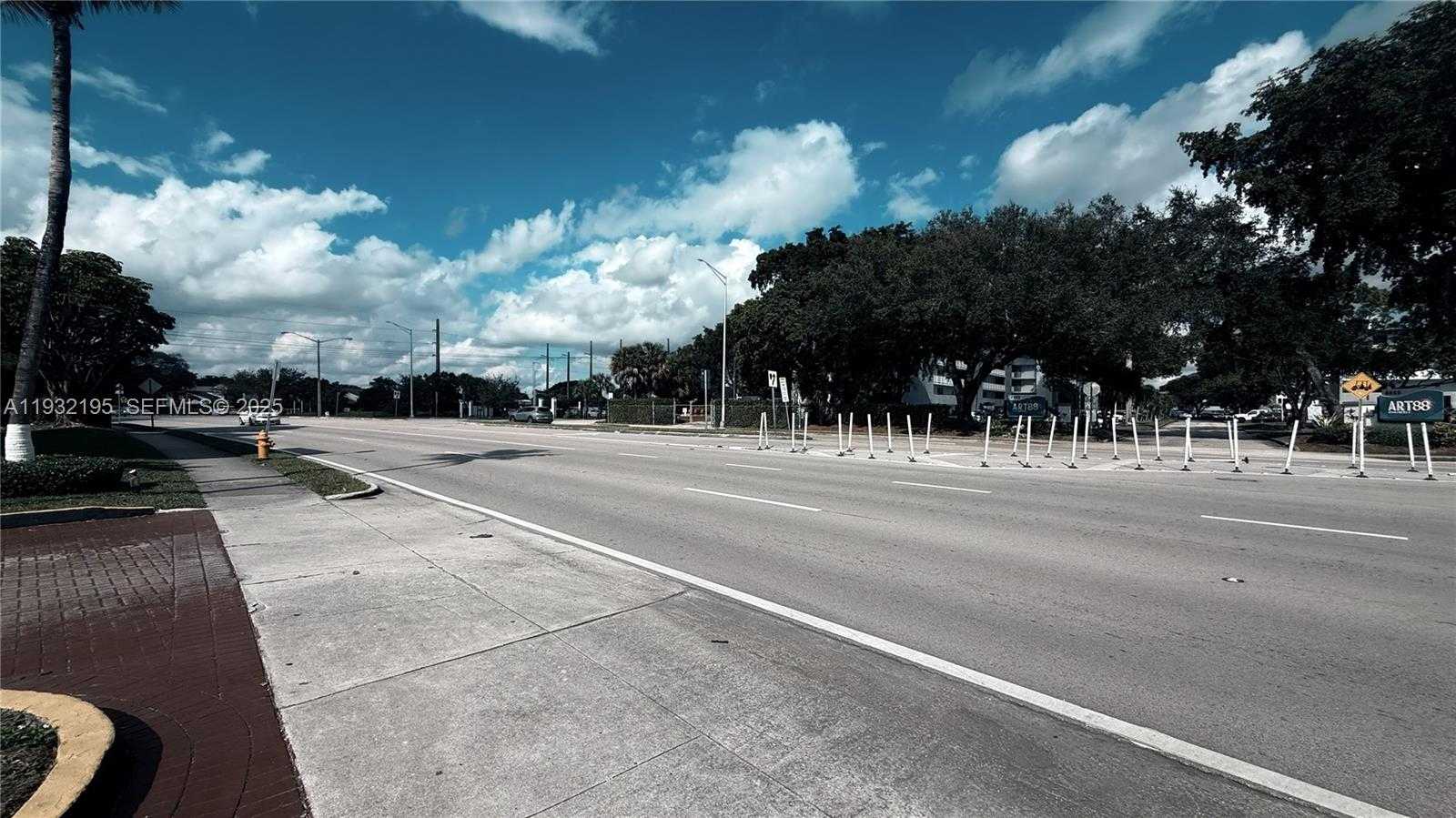 Small Image of 8860 FONTAINEBLEAU BLVD #103, Miami Number 45