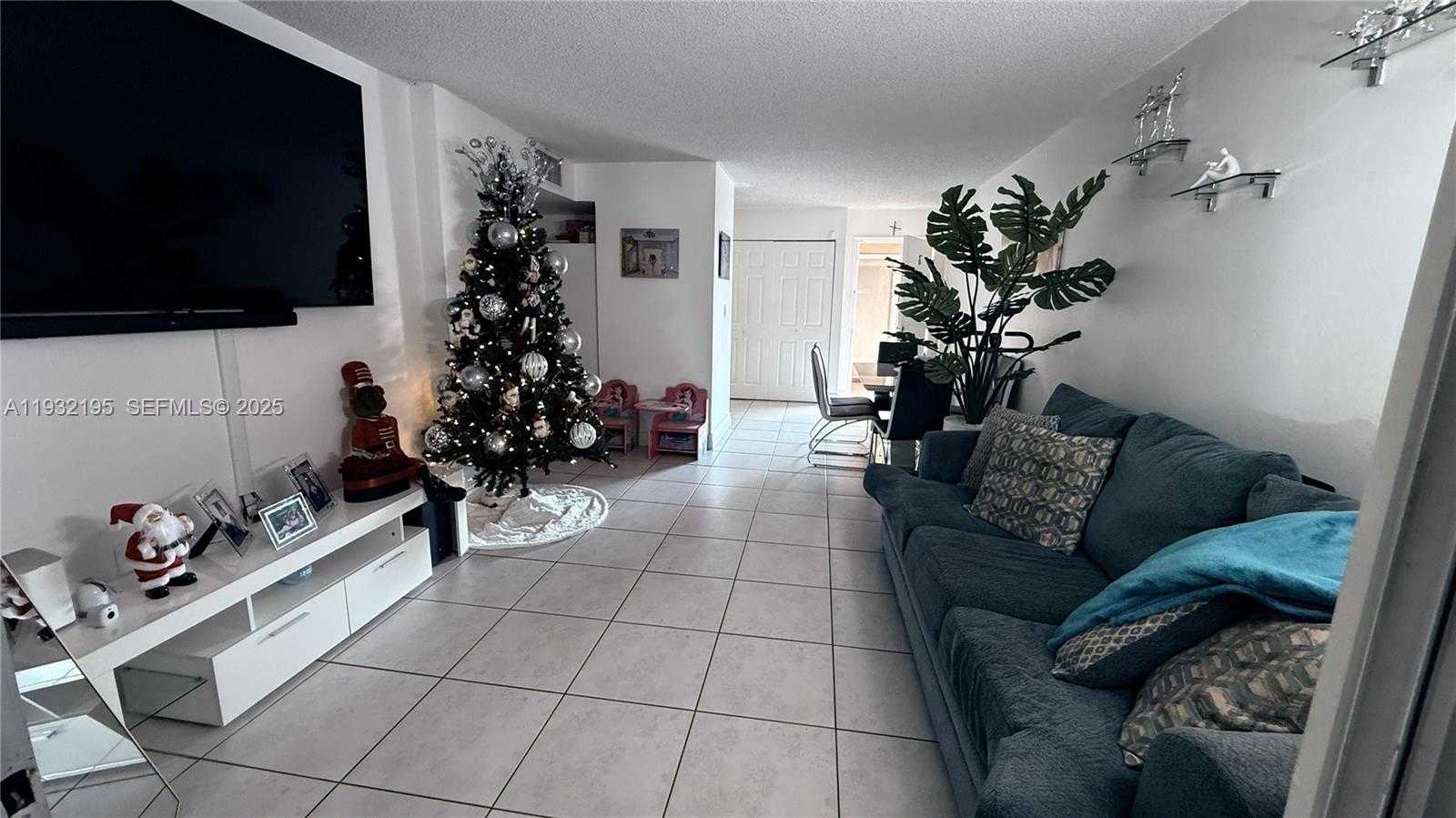 Small Image of 8860 FONTAINEBLEAU BLVD #103, Miami Number 9