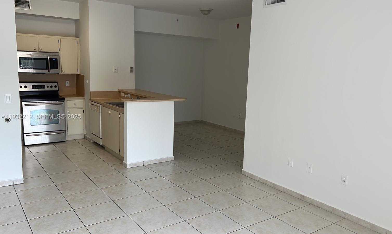 Small Image of 7240 NORTH WEST 114TH AVE #201, Doral Number 3