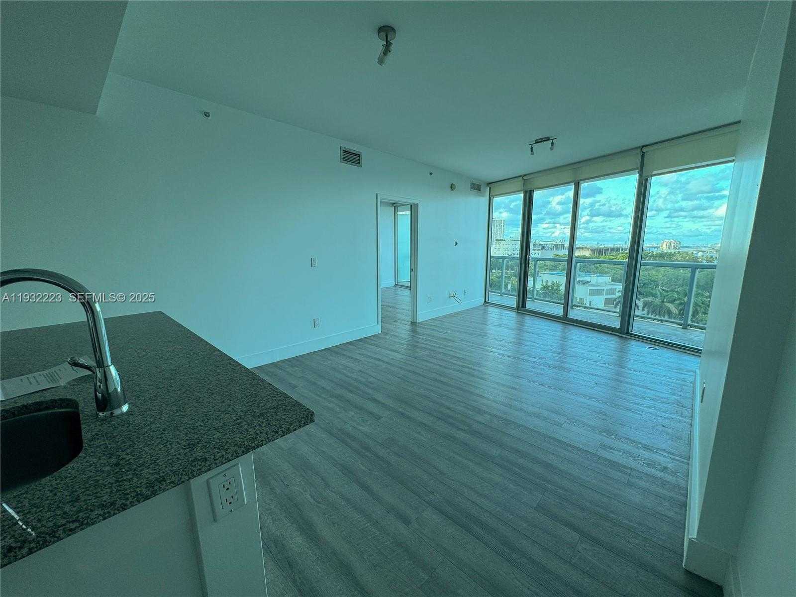 Small Image of 888 BISCAYNE BLVD #709, Miami Number 15