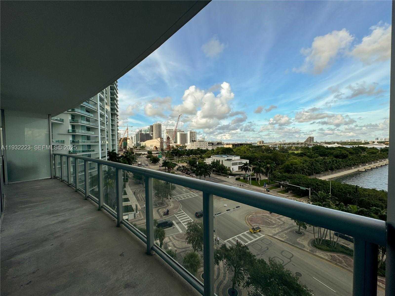 Small Image of 888 BISCAYNE BLVD #709, Miami Number 17