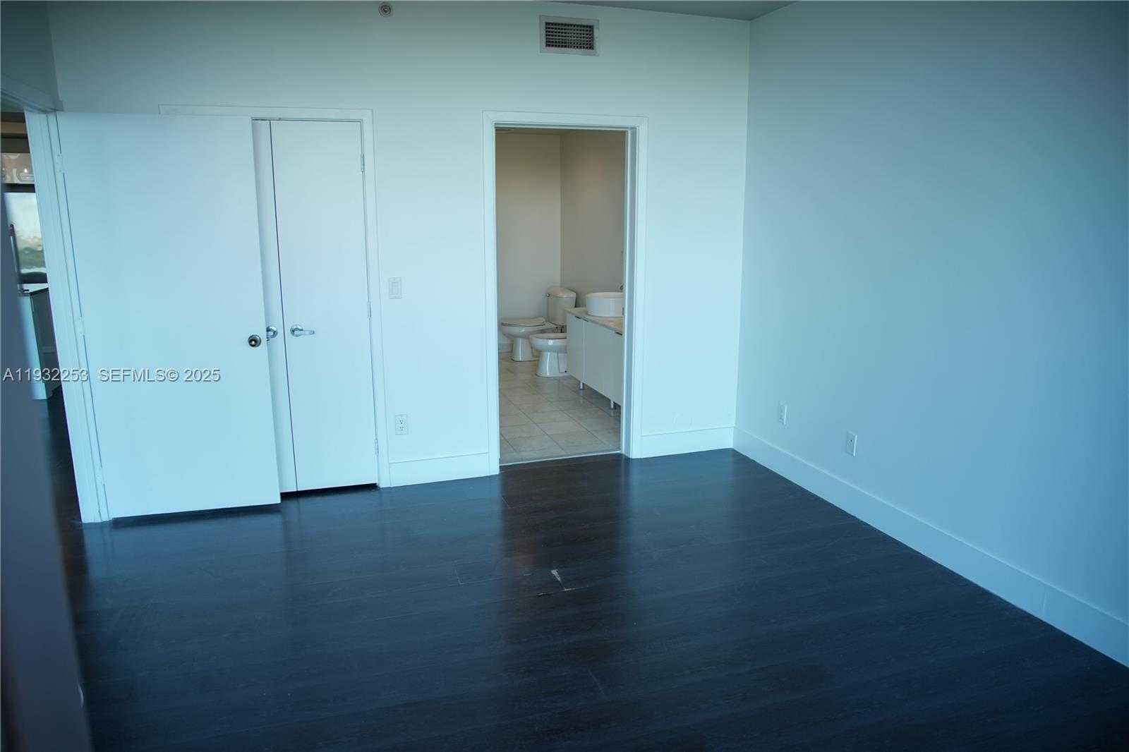 Small Image of 888 BISCAYNE BLVD #609, Miami Number 22