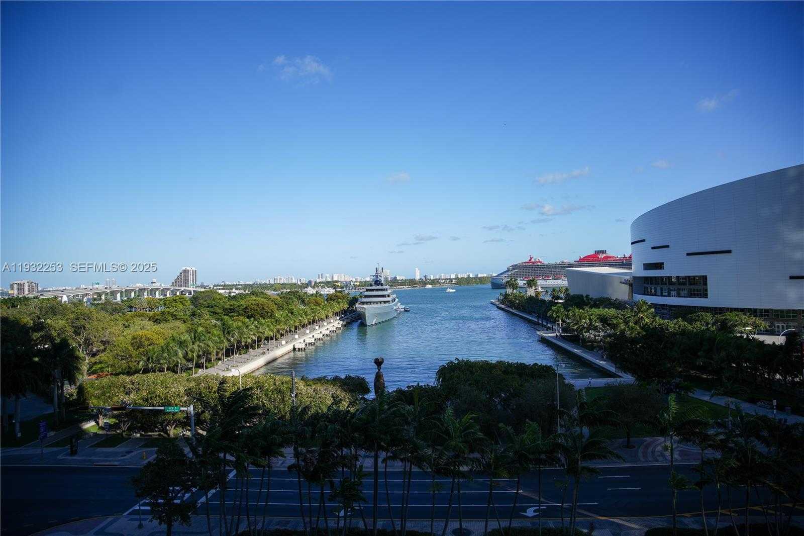 Small Image of 888 BISCAYNE BLVD #609, Miami Number 30