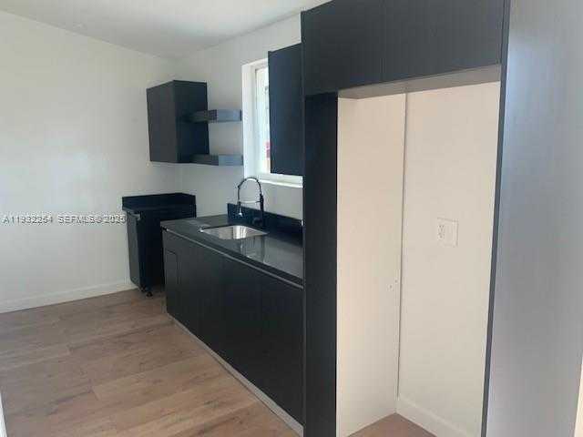 Small Image of 10 NORTH EAST 59TH ST, Miami Number 14