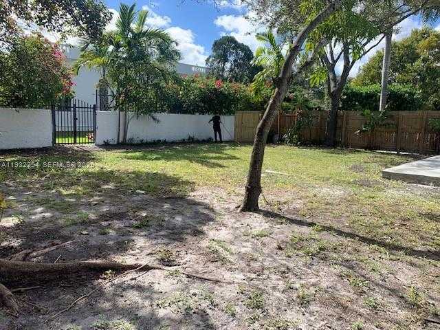 Small Image of 10 NORTH EAST 59TH ST, Miami Number 4