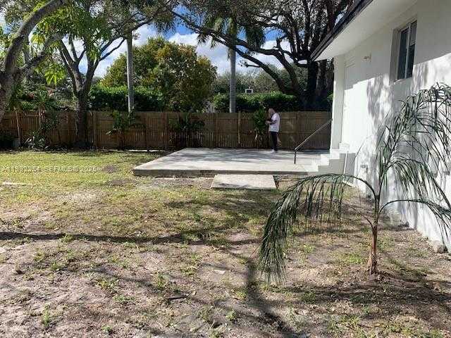 Small Image of 10 NORTH EAST 59TH ST, Miami Number 5