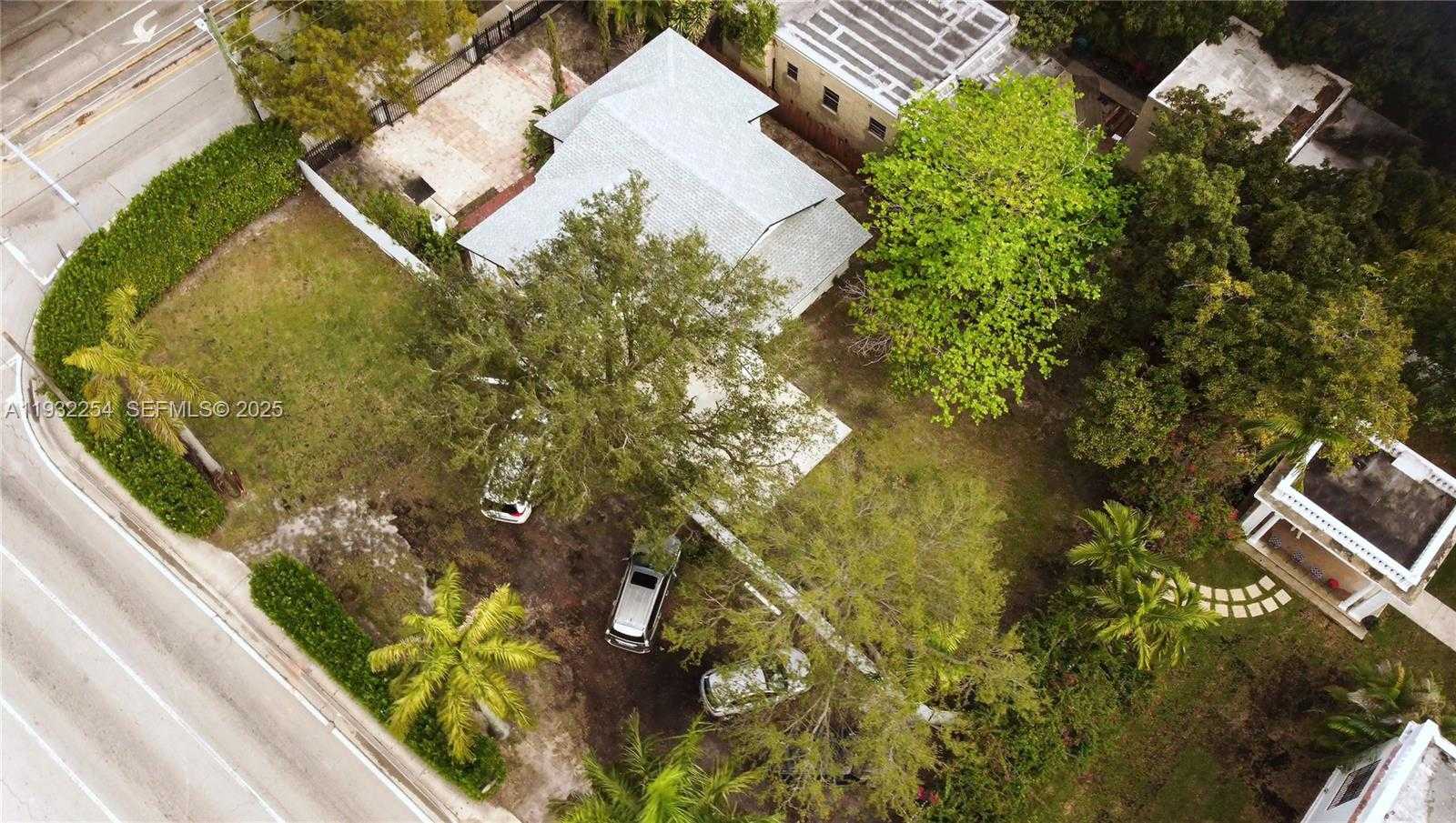 Small Image of 10 NORTH EAST 59TH ST, Miami Number 8