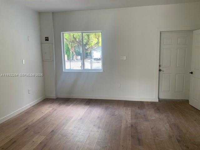 Small Image of 10 NORTH EAST 59TH ST, Miami Number 9