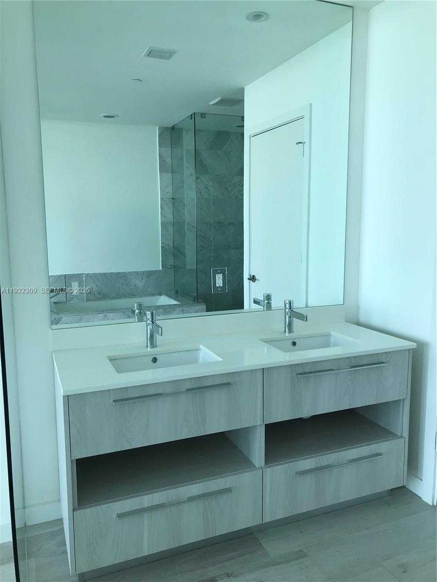 Small Image of 480 NORTH EAST 31 ST #3905, Miami Number 7