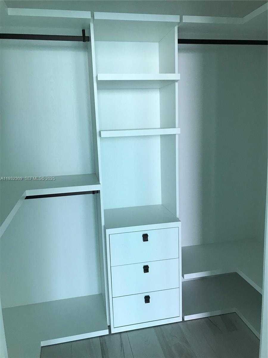 Small Image of 480 NORTH EAST 31 ST #3905, Miami Number 8