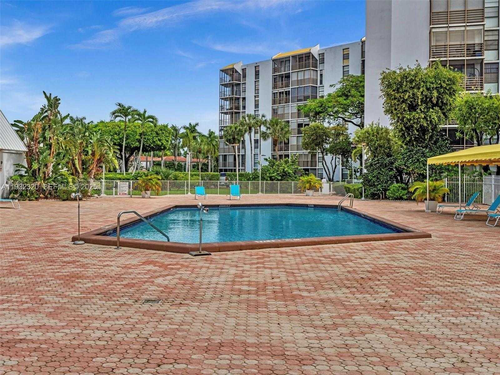 Small Image of 20400 WEST COUNTRY CLUB DR #115, Aventura Number 11
