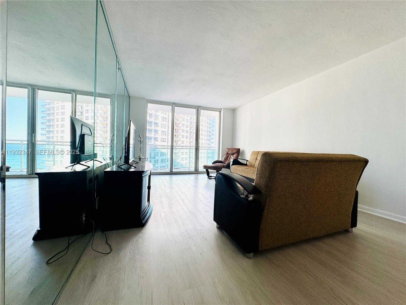 Small Image of 3001 SOUTH OCEAN DR #645, Hollywood Number 11