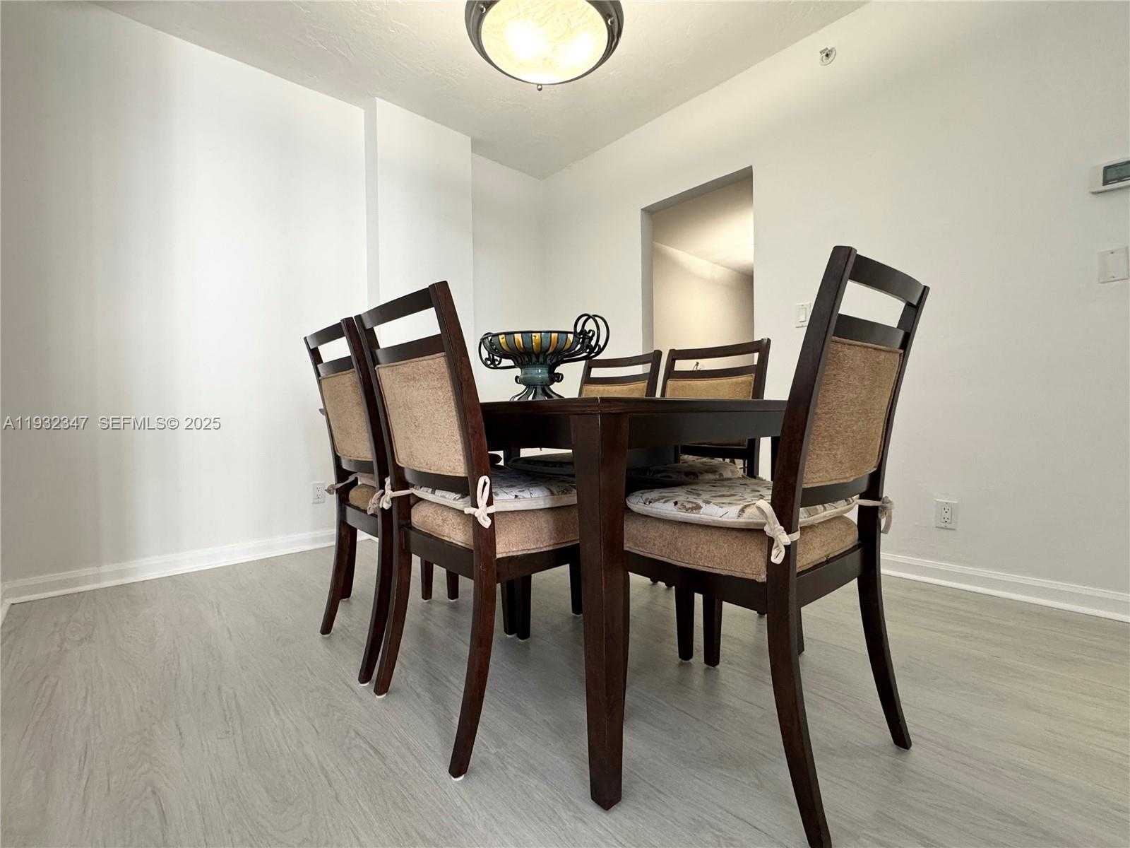 Small Image of 3001 SOUTH OCEAN DR #645, Hollywood Number 3