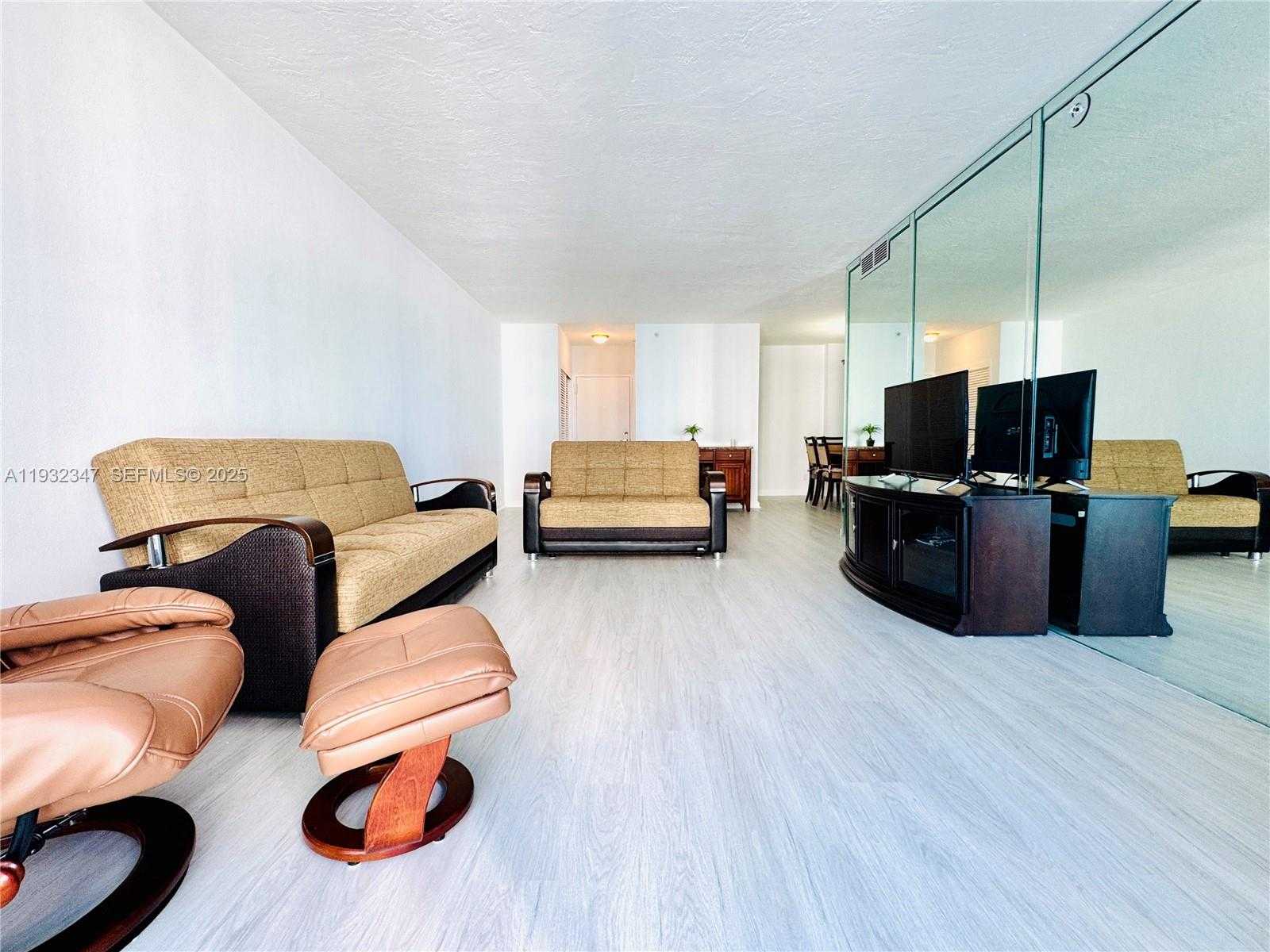 Small Image of 3001 SOUTH OCEAN DR #645, Hollywood Number 9