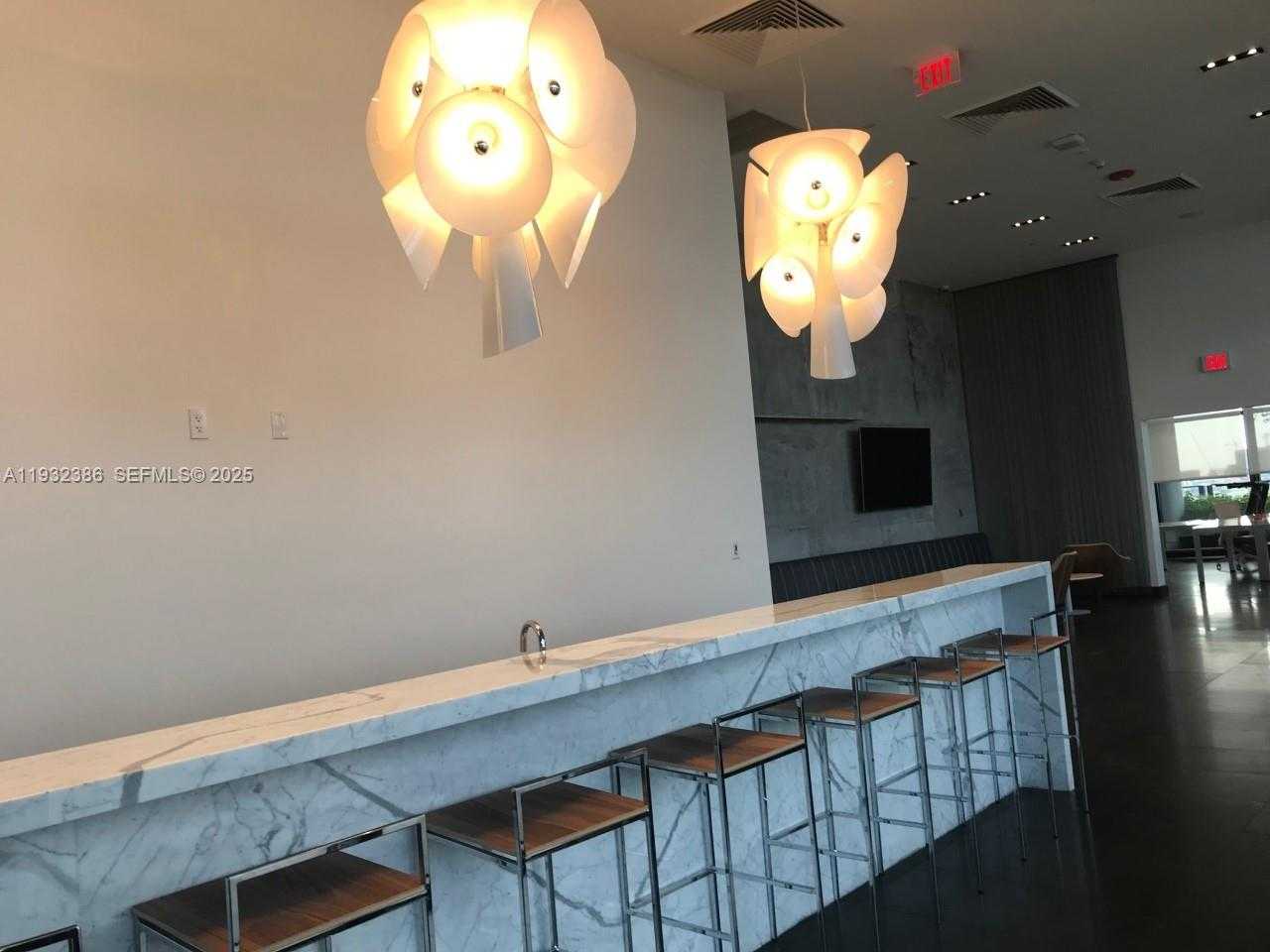 Imagen de Pequeño Objeto