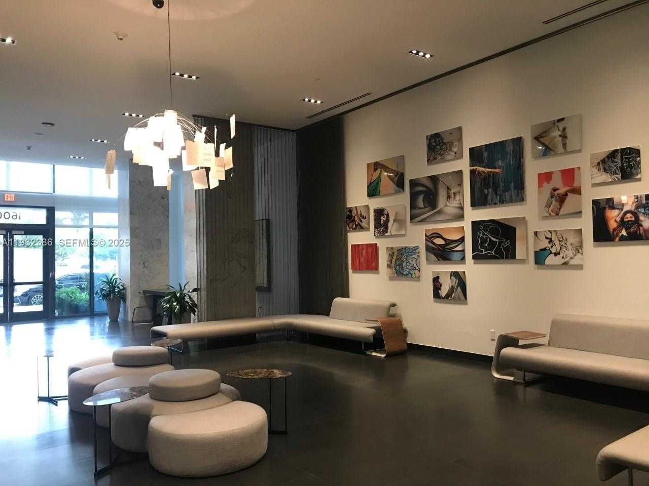 Imagen de Pequeño Objeto