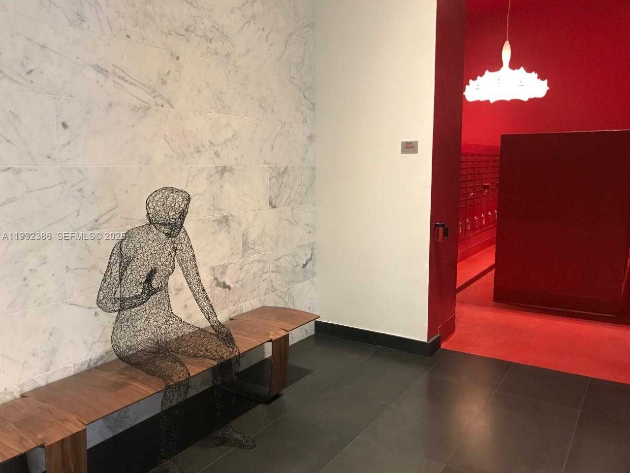 Imagen de Pequeño Objeto